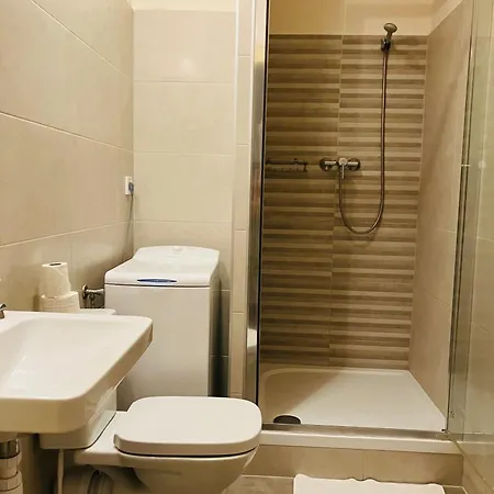 Apartment Downtown- Csaladi Gyor